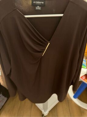 Liz Claiborne Chocolate Brown V-Neck Drape Top with Gold Accent